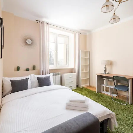 Metro Plocka Harmony Apartment